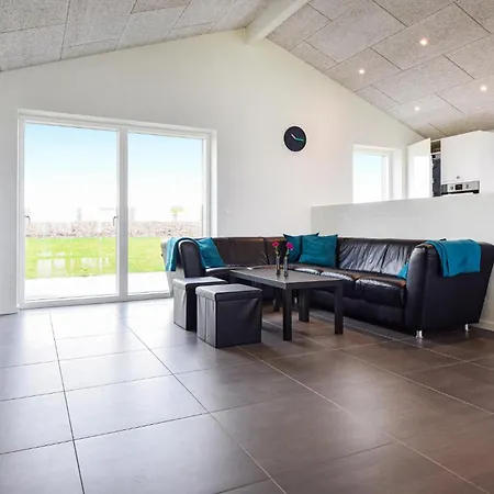 4 Bedroom Awesome Home In Faaborg *